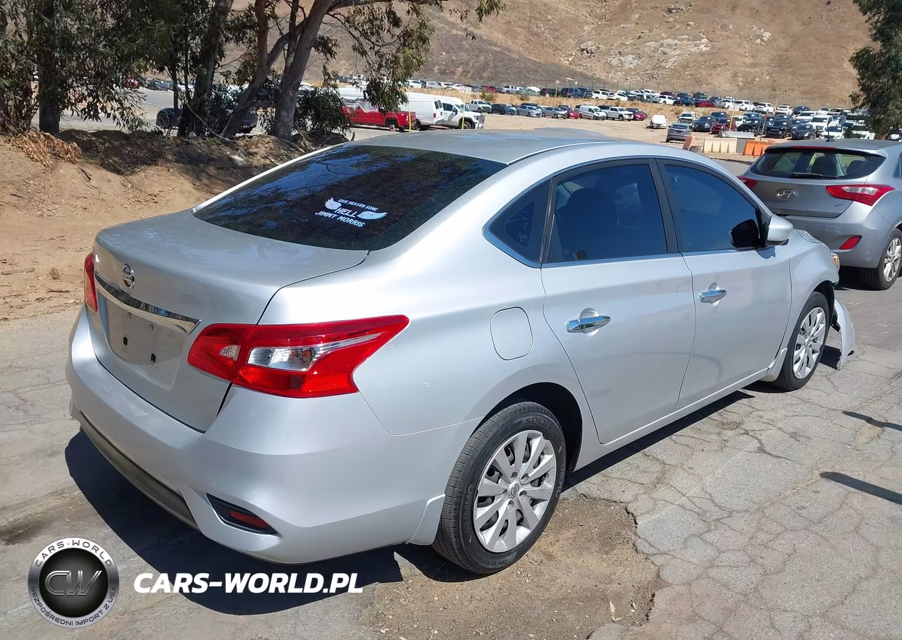 2016 Nissan Sentra S VIN:3N1AB7AP4GL682092 - 4