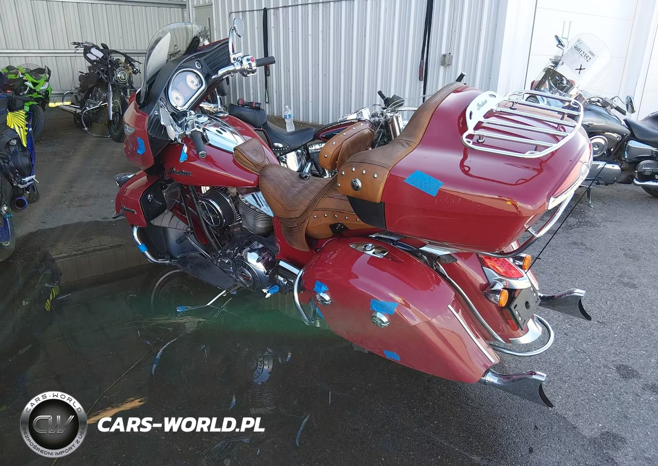 2015 Indian Motorcycle Co. Roadmaster VIN:56KTRAAA1F3328223 - 3
