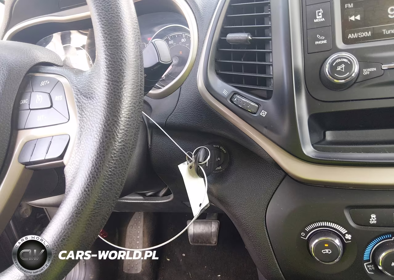 2014 Jeep Cherokee Sport VIN:1C4PJLAB5EW322117 - 11