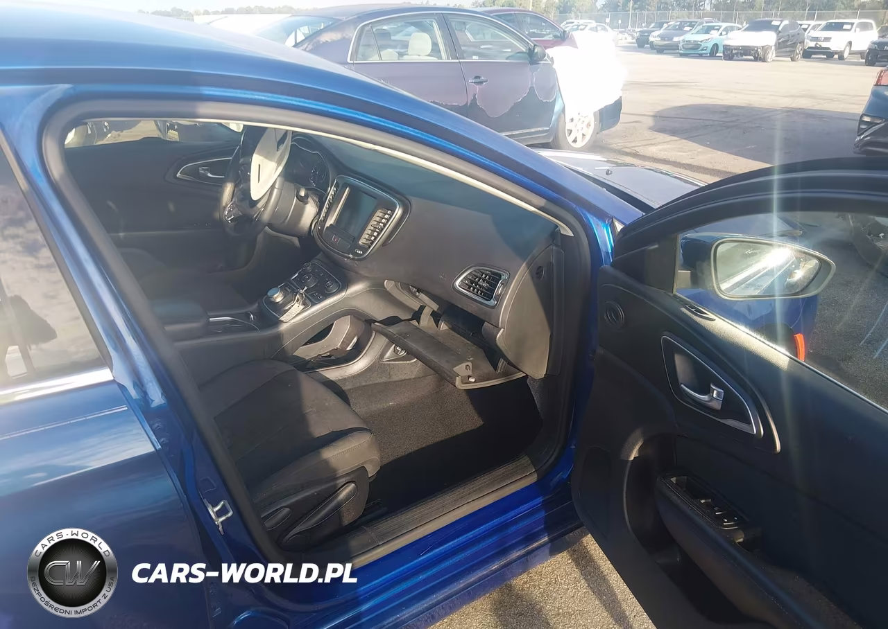 2015 Chrysler 200 Limited VIN:1C3CCCAB3FN710354 - 5