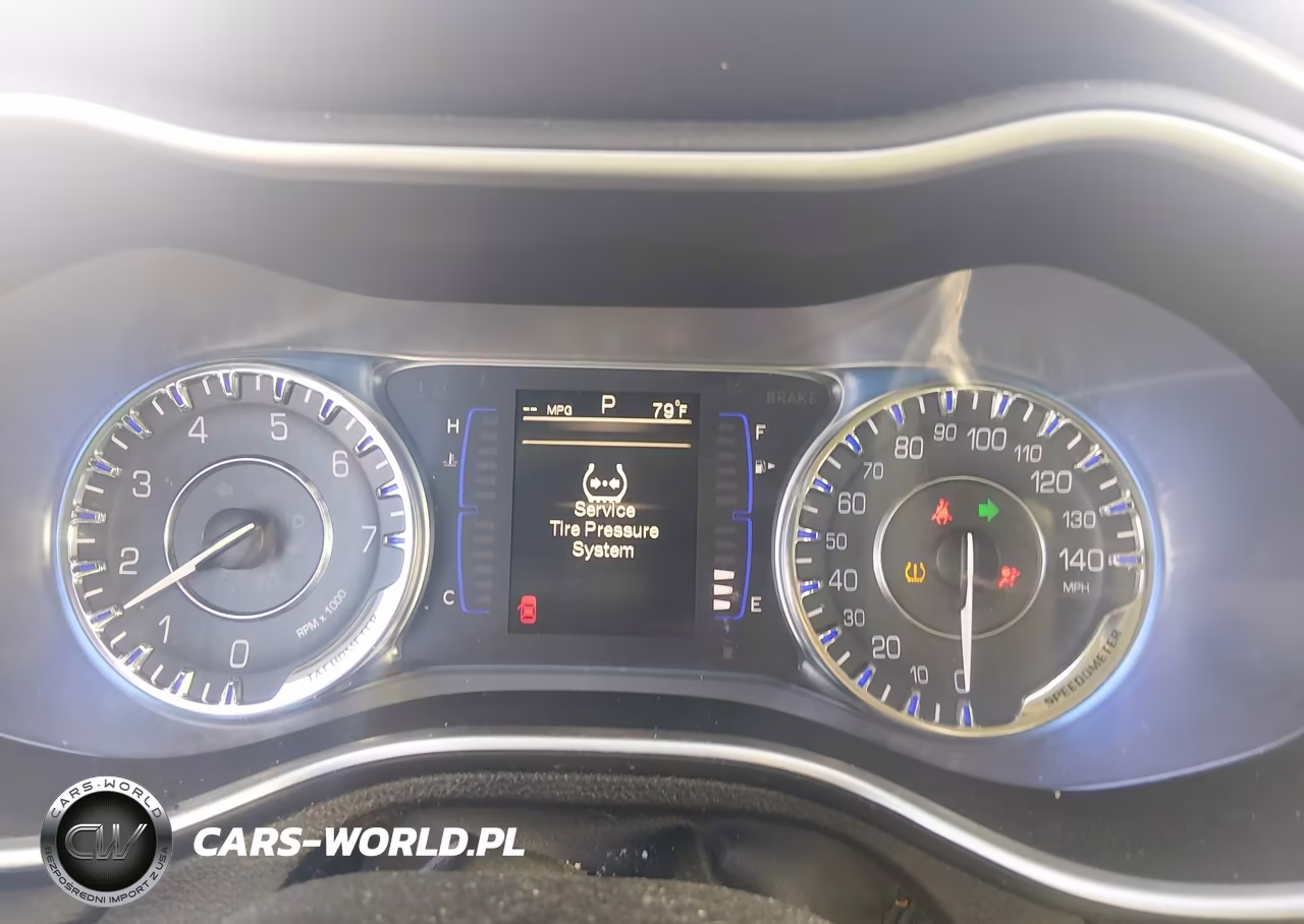 2015 Chrysler 200 Limited VIN:1C3CCCAB3FN710354 - 7