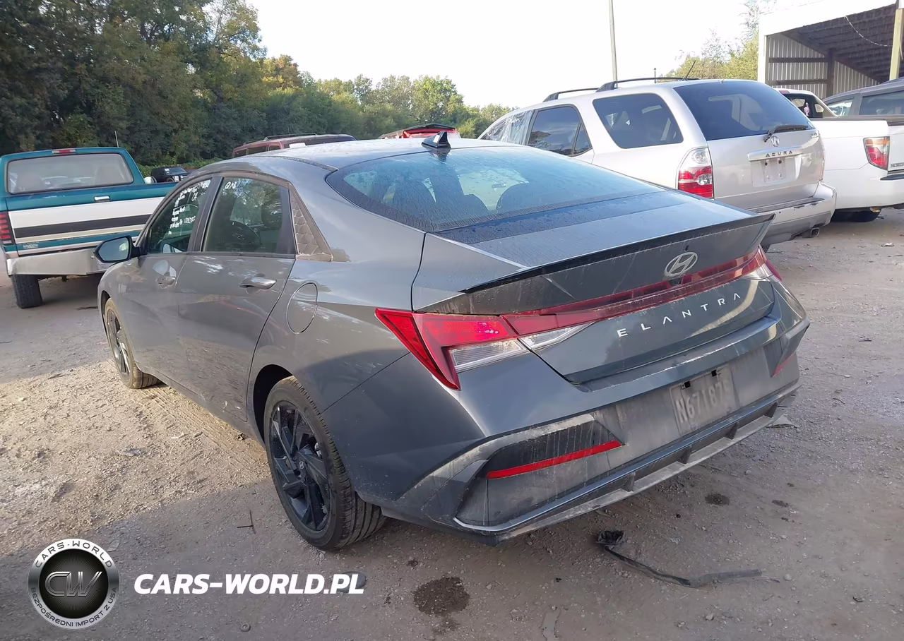 2026 Hyundai Elantra Sel Sport VIN:KMHLM4DG6TU205542 - 3