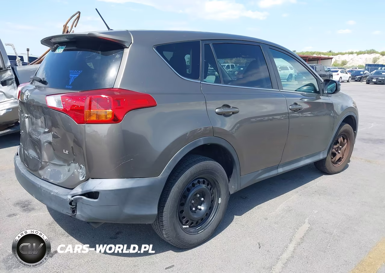 2015 Toyota Rav4 Le VIN:2T3ZFREV3FW186944 - 4