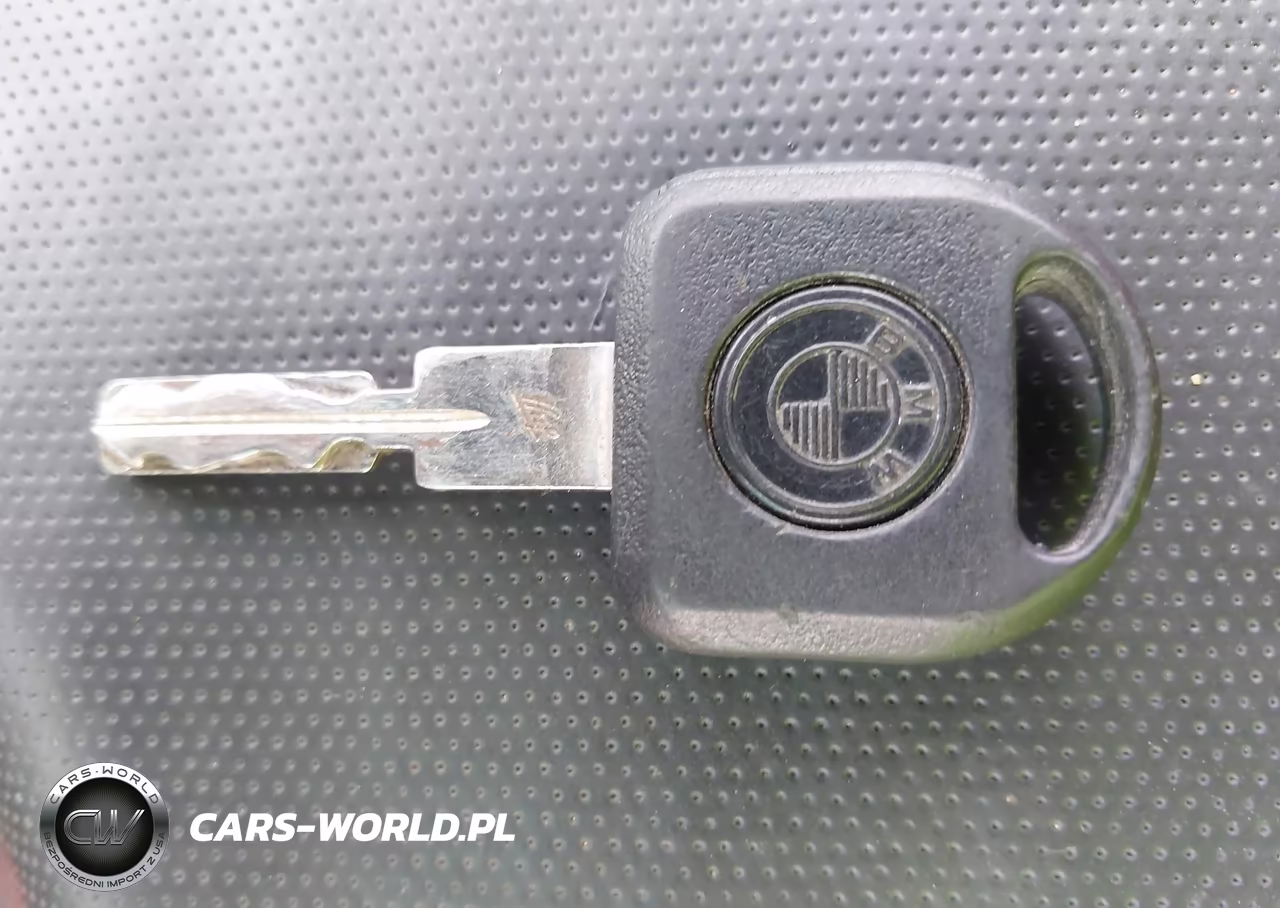 1994 BMW 325 Ic Automatic VIN:WBABJ6323RJD32916 - 11