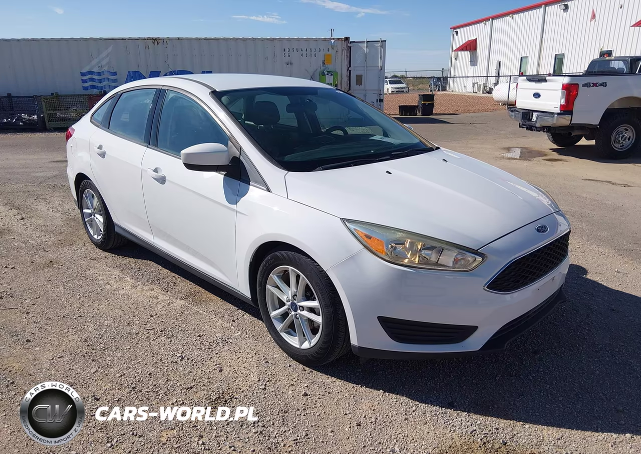 2018 Ford Focus Se VIN:1FADP3F26JL328634 - 1