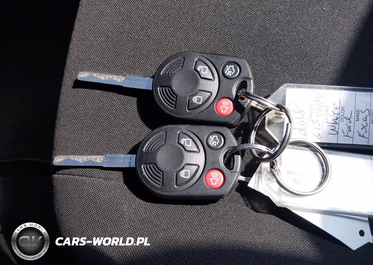 2018 Ford Focus Se VIN:1FADP3F26JL328634 - 11