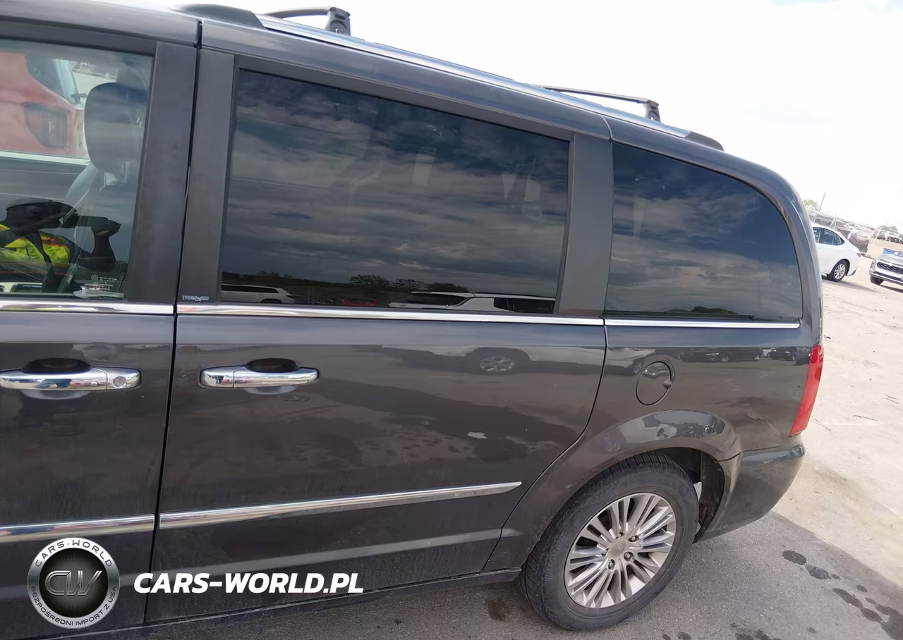 2014 Chrysler Town & Country Touring-L 30Th Anniversary VIN:2C4RC1CG3ER224695 - 18