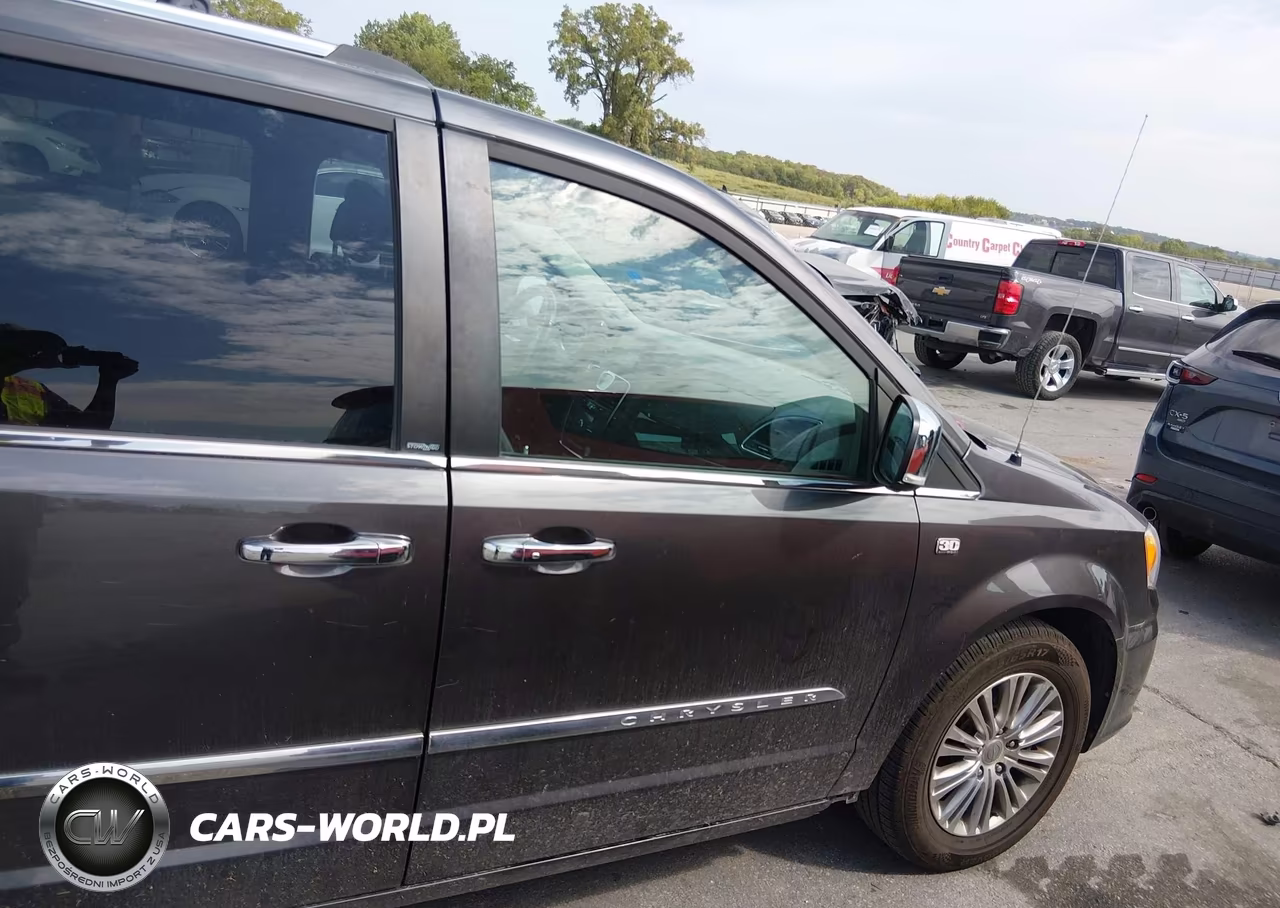 2014 Chrysler Town & Country Touring-L 30Th Anniversary VIN:2C4RC1CG3ER224695 - 19