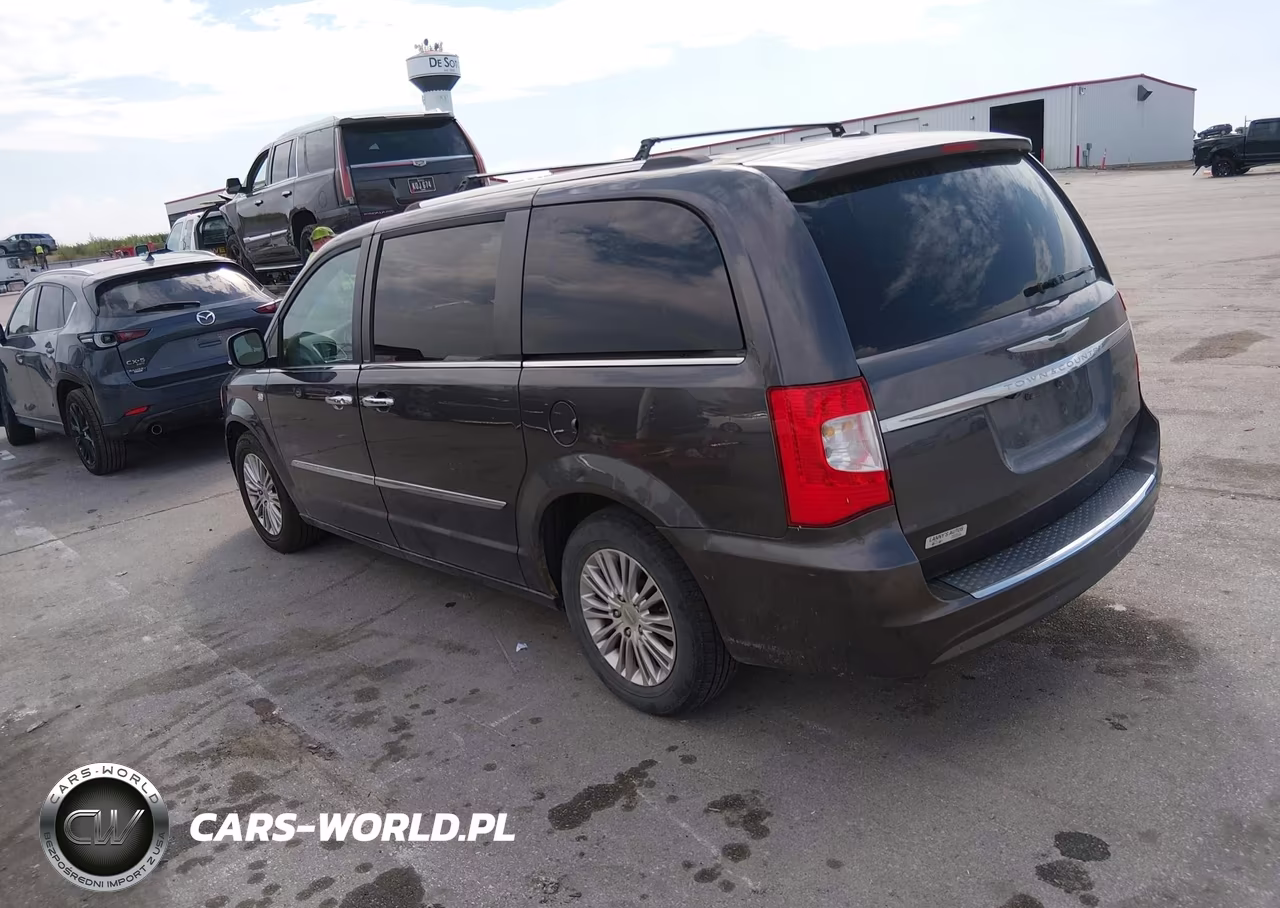 2014 Chrysler Town & Country Touring-L 30Th Anniversary VIN:2C4RC1CG3ER224695 - 3