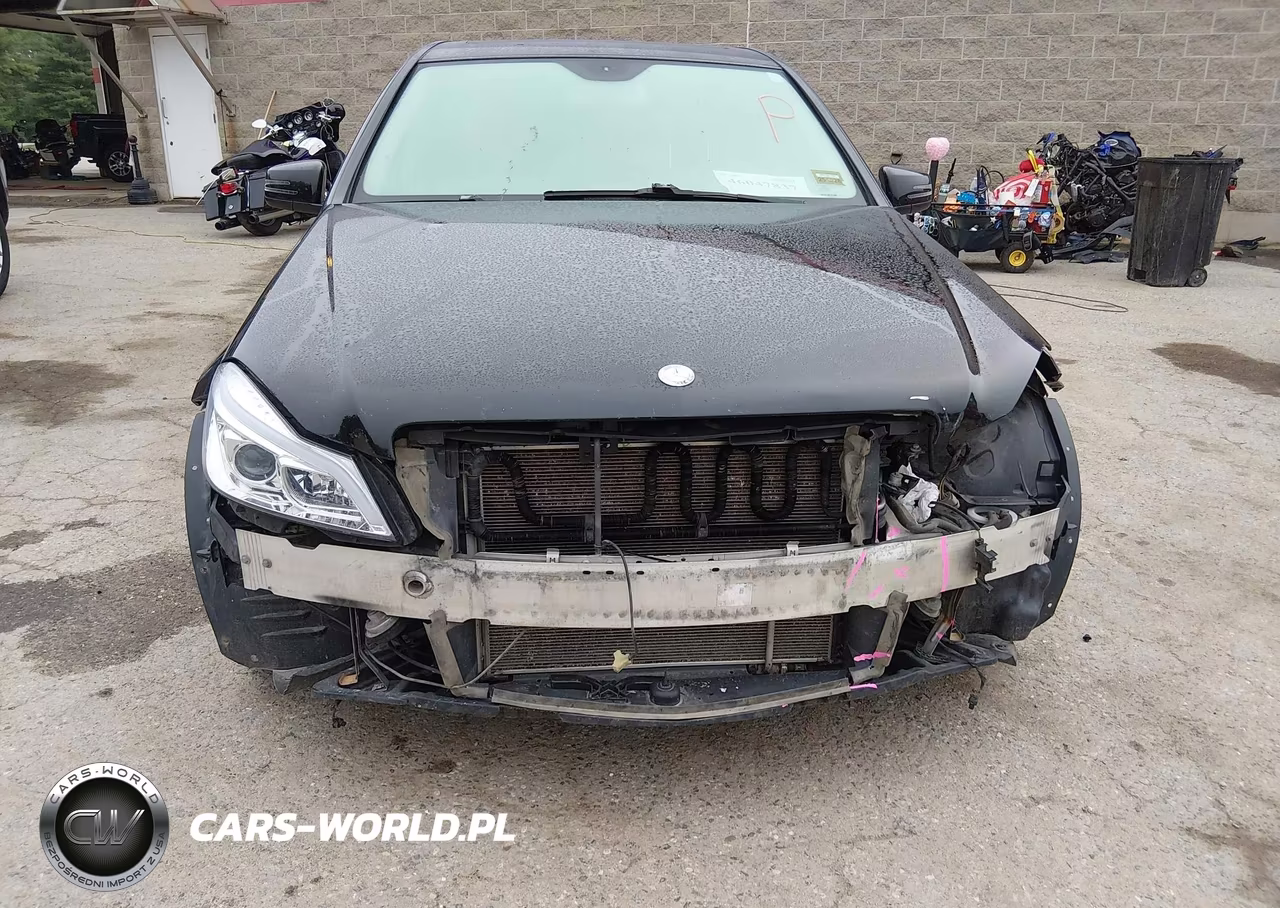 2013 Mercedes-Benz C 300 Sport 4Matic VIN:WDDGF8AB9DA885025 - 17