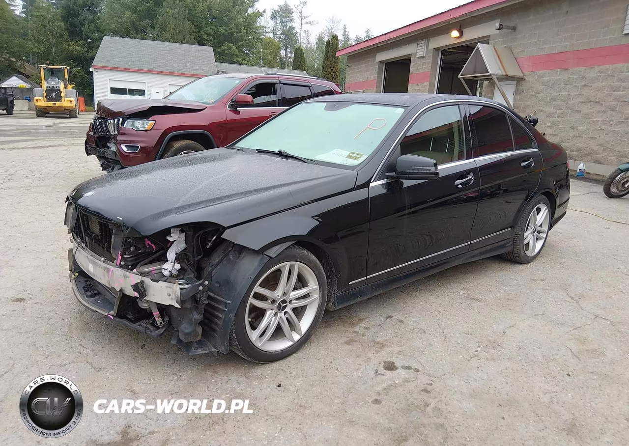 2013 Mercedes-Benz C 300 Sport 4Matic VIN:WDDGF8AB9DA885025 - 2