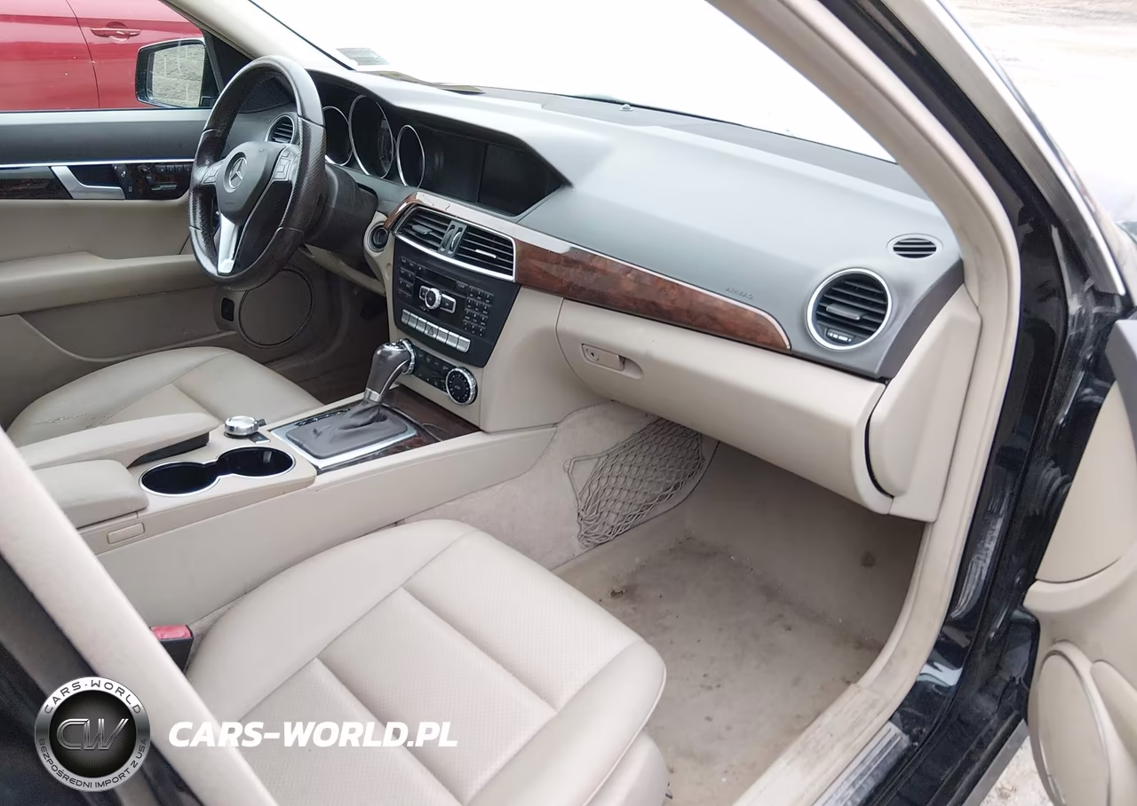 2013 Mercedes-Benz C 300 Sport 4Matic VIN:WDDGF8AB9DA885025 - 5