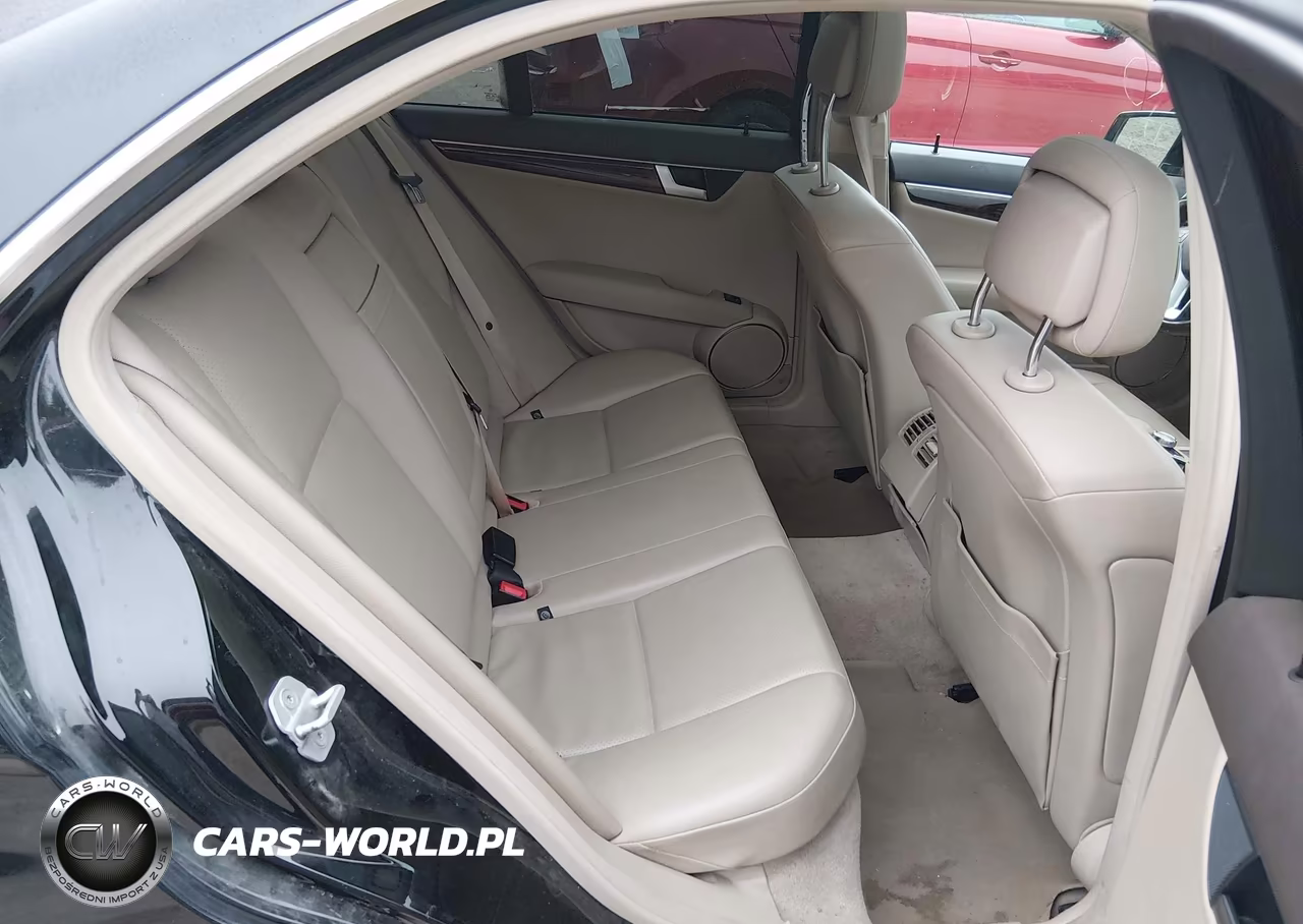 2013 Mercedes-Benz C 300 Sport 4Matic VIN:WDDGF8AB9DA885025 - 8