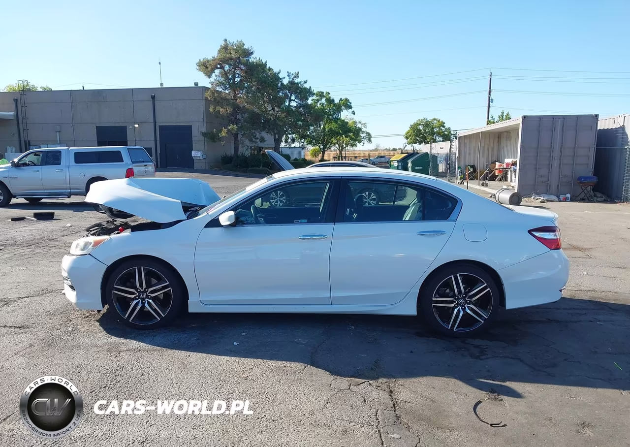 2017 Honda Accord Sport VIN:1HGCR2F56HA116361 - 15