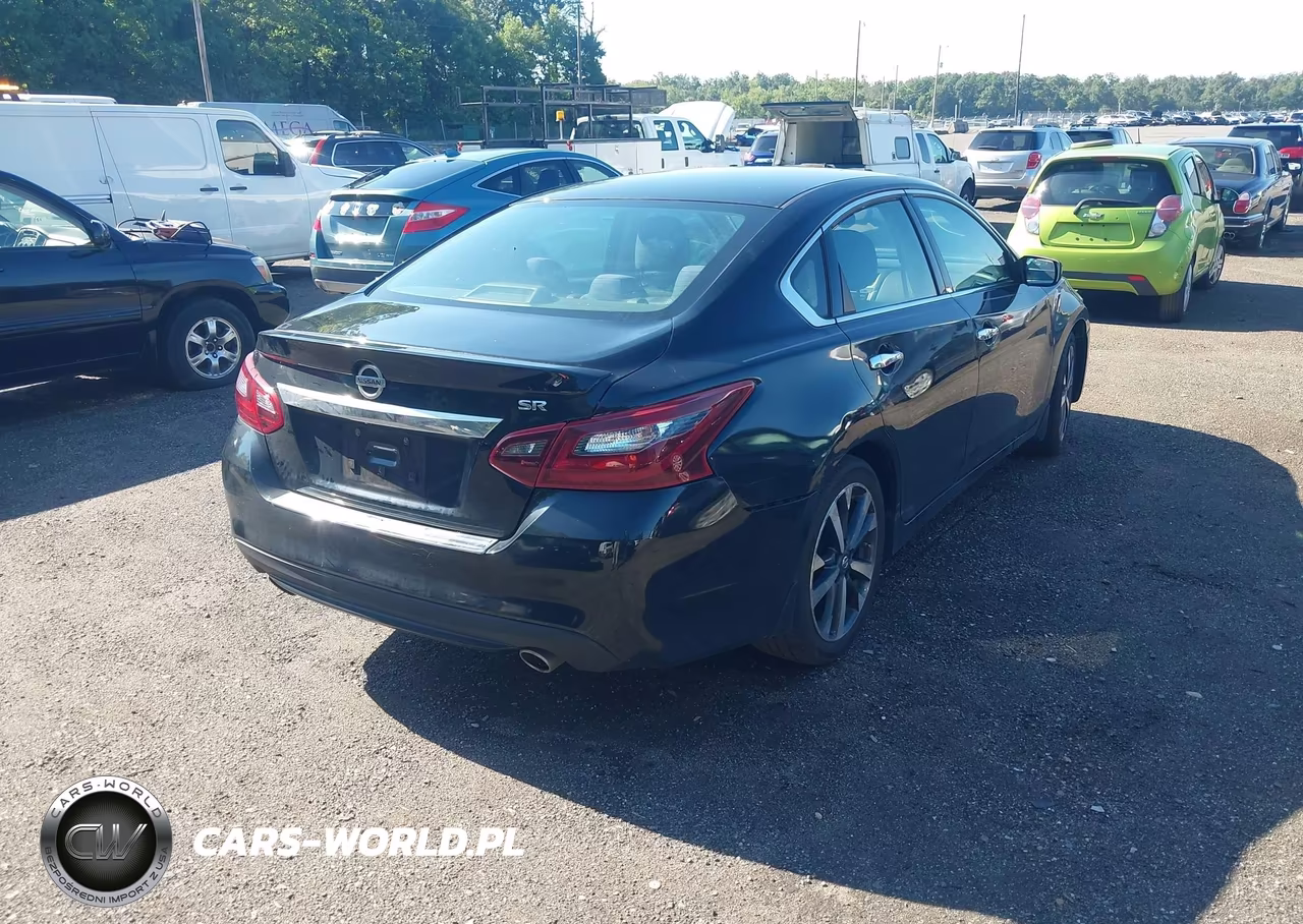 2017 Nissan Altima 2.5 Sr VIN:1N4AL3AP2HC118558 - 4