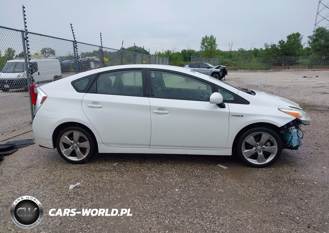 2013 Toyota Prius Three Se VIN:JTDKN3DU5D5595168 - 13