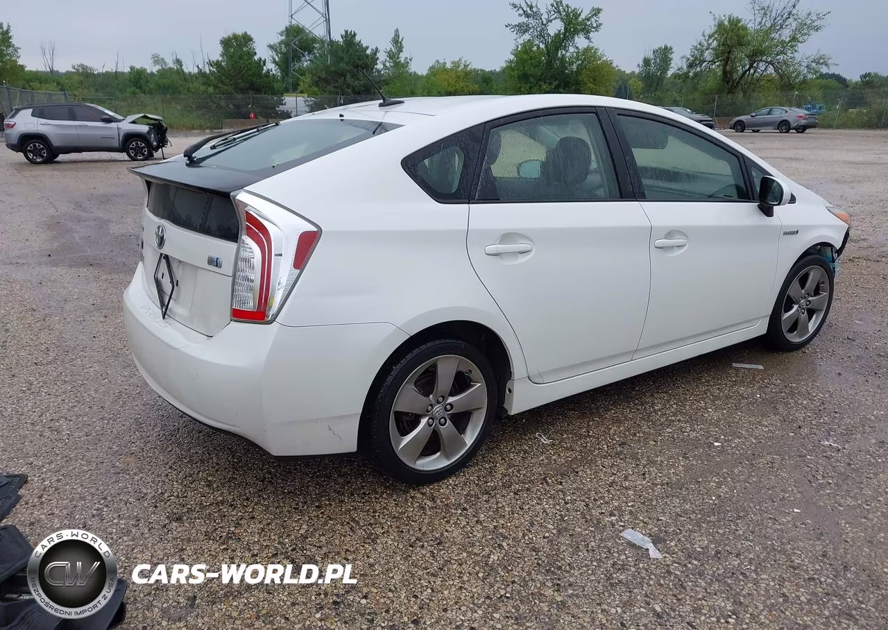 2013 Toyota Prius Three Se VIN:JTDKN3DU5D5595168 - 4