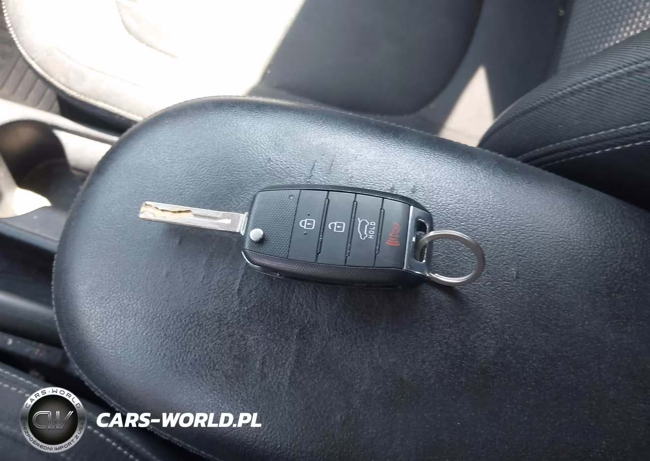 2017 Kia Soul + VIN:KNDJP3A58H7415338 - 11