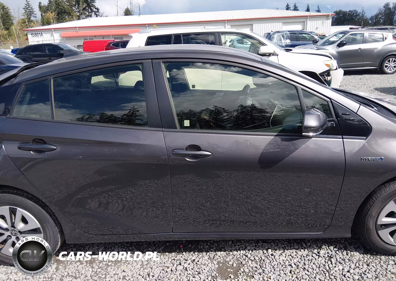 2018 Toyota Prius Two VIN:JTDKBRFU6J3592733 - 13