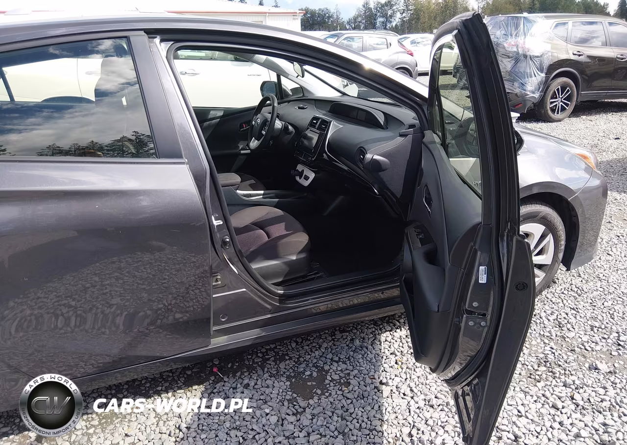 2018 Toyota Prius Two VIN:JTDKBRFU6J3592733 - 5
