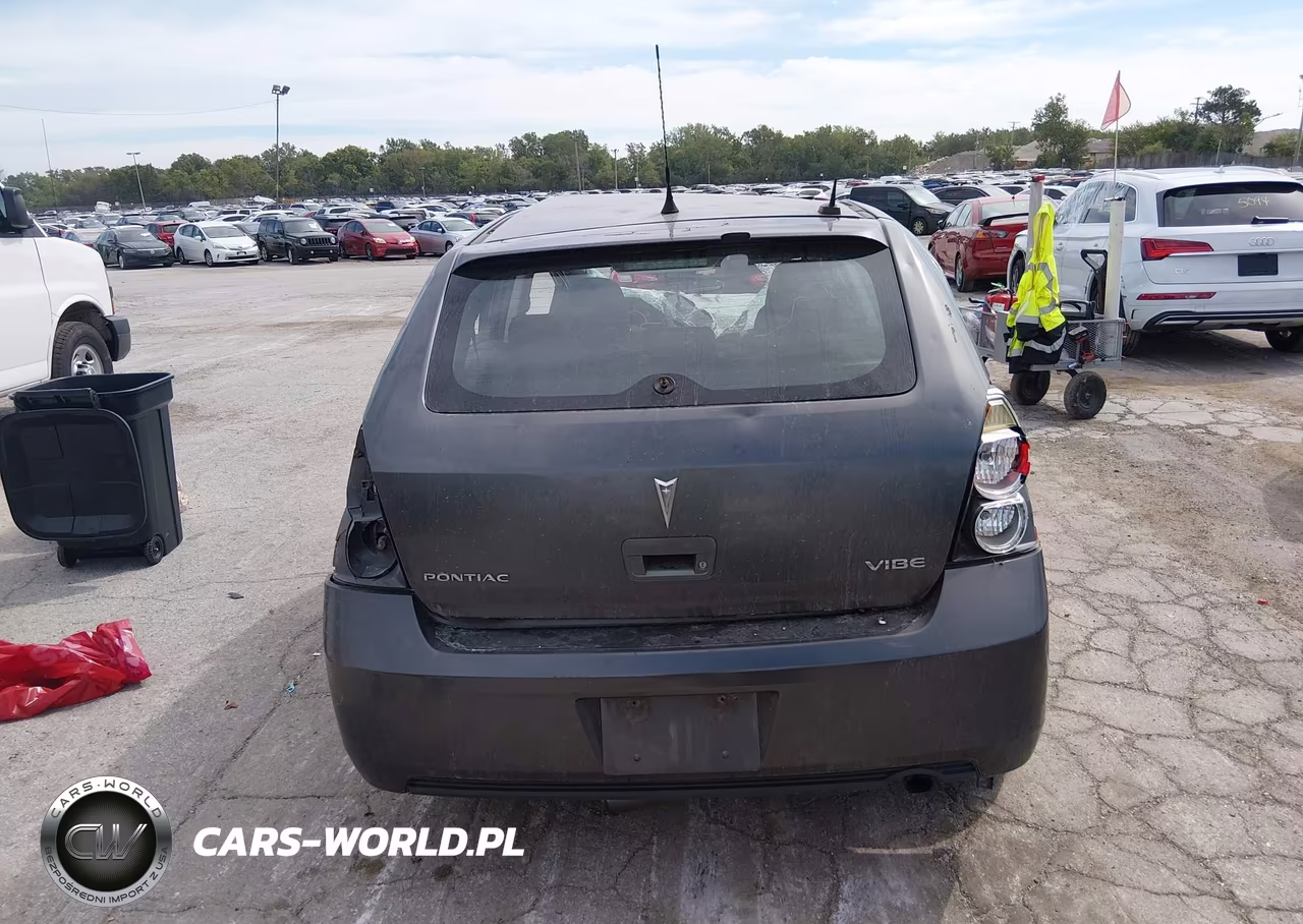 2010 Pontiac Vibe VIN:5Y2SP6E84AZ400470 - 17