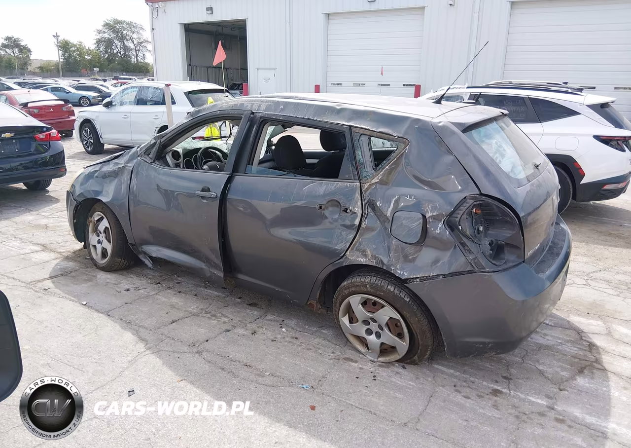 2010 Pontiac Vibe VIN:5Y2SP6E84AZ400470 - 3
