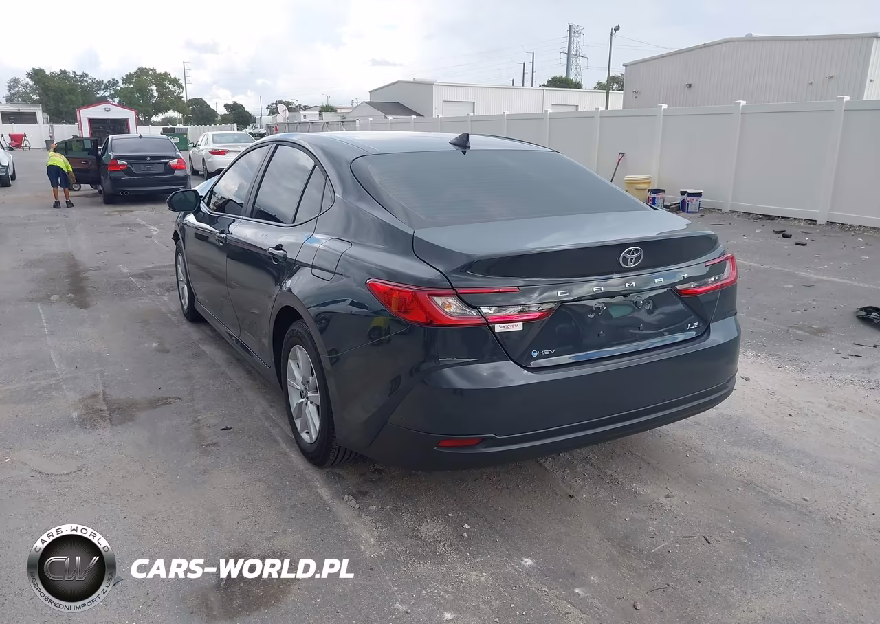 2026 Toyota Camry Le VIN:4T1DAACK0TU705312 - 3