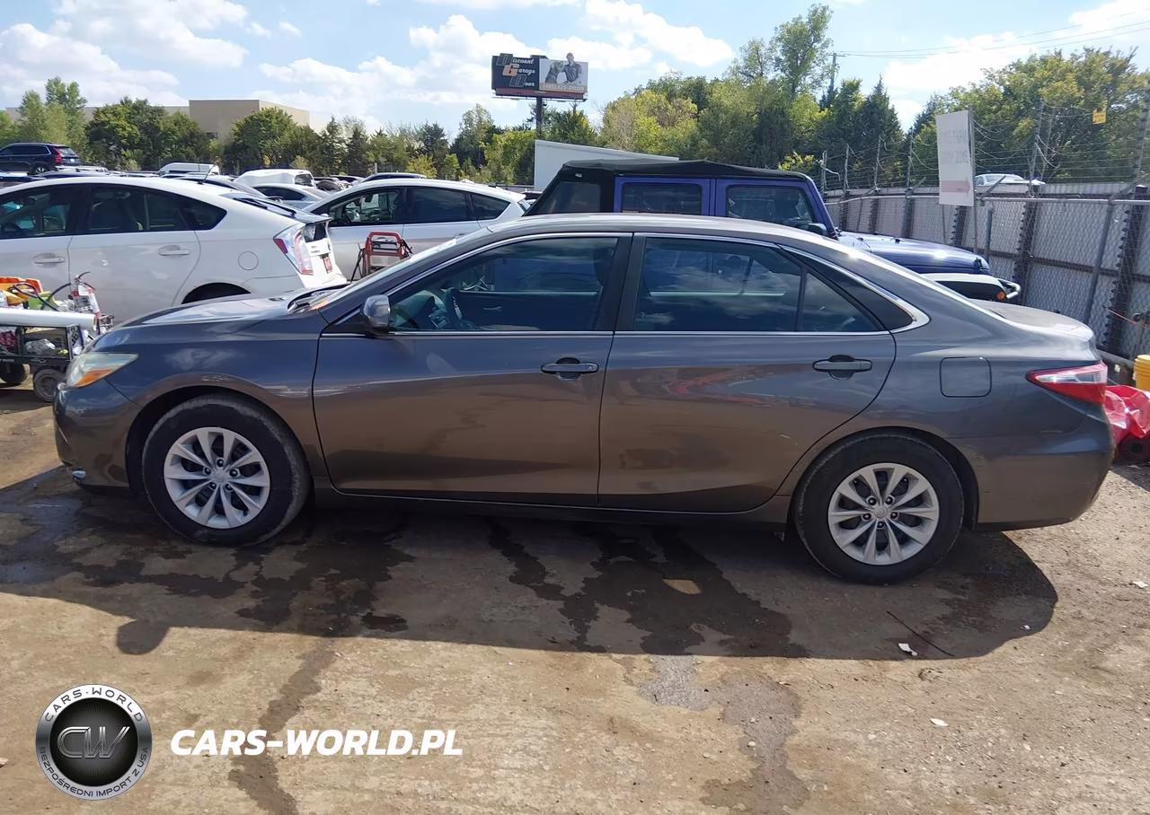 2015 Toyota Camry Le VIN:4T4BF1FK5FR446928 - 14
