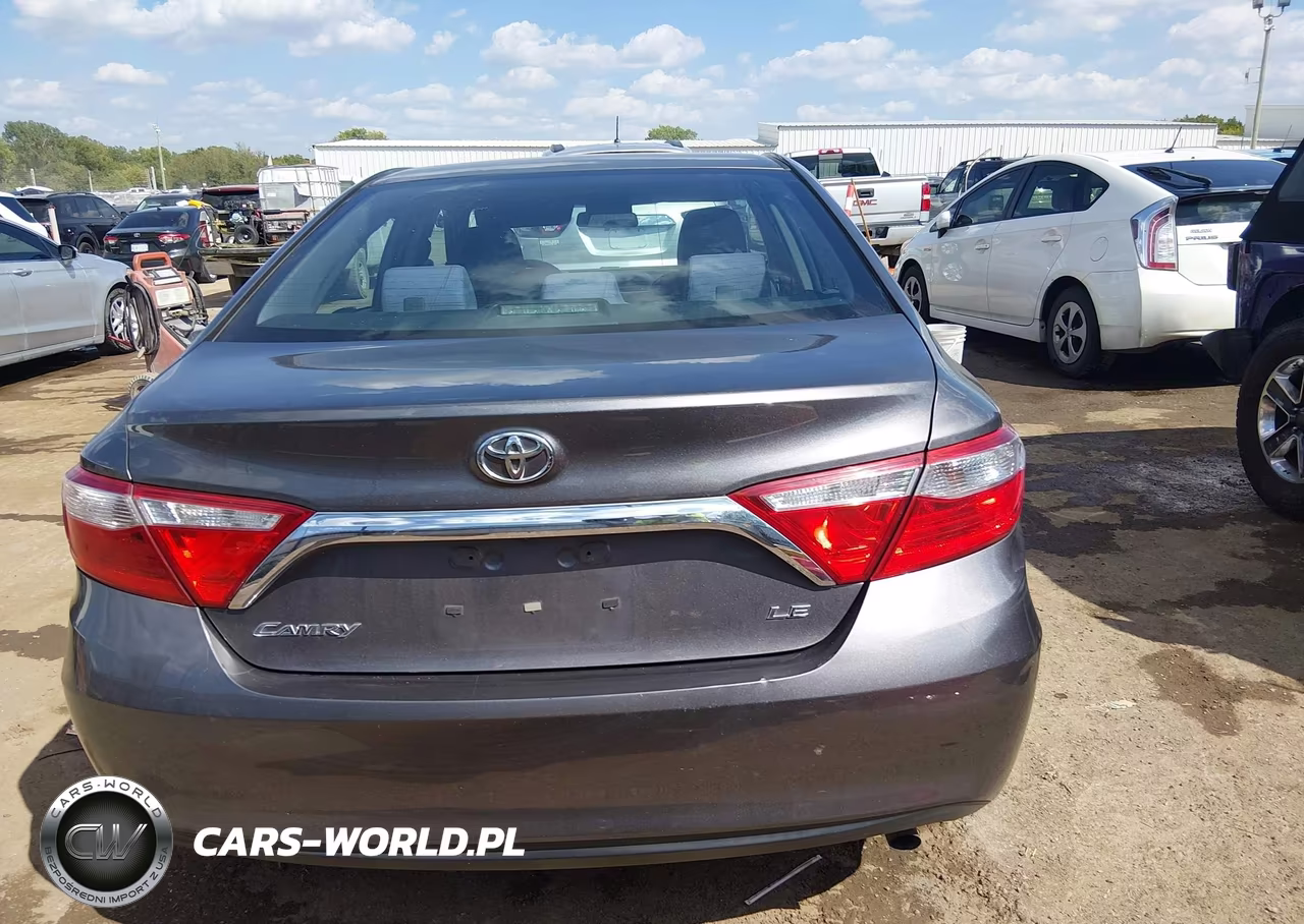 2015 Toyota Camry Le VIN:4T4BF1FK5FR446928 - 16
