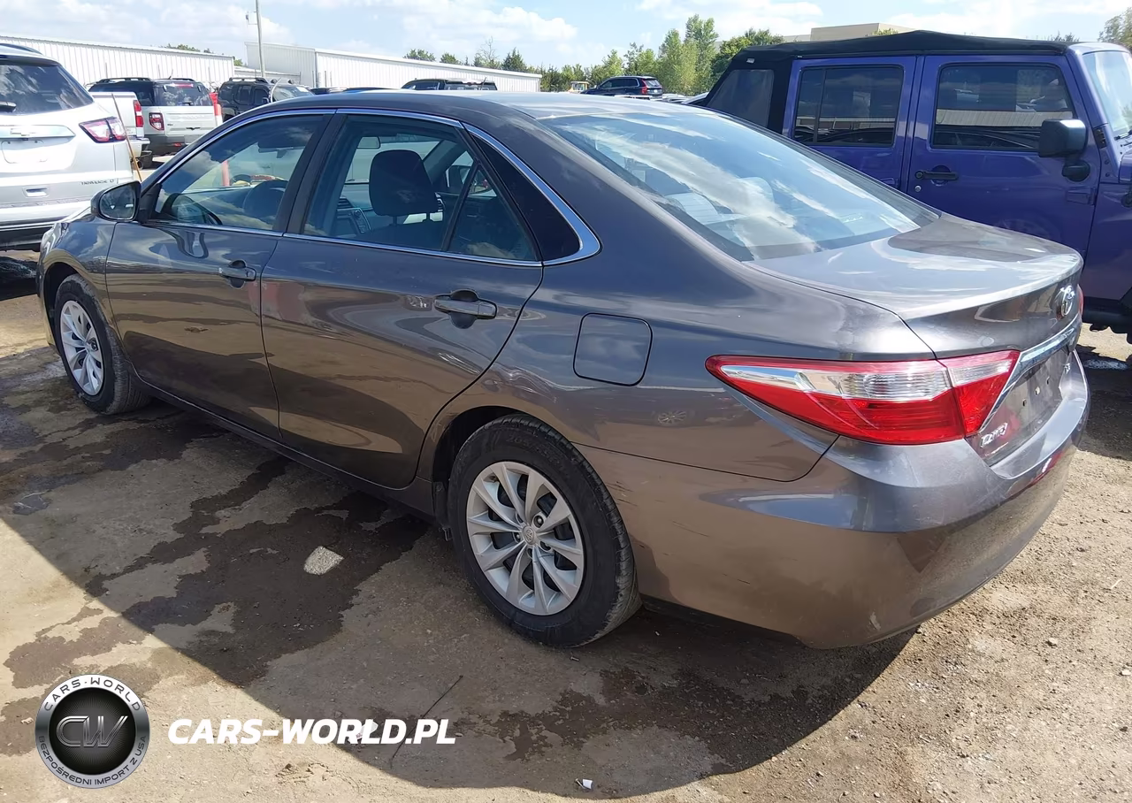 2015 Toyota Camry Le VIN:4T4BF1FK5FR446928 - 3