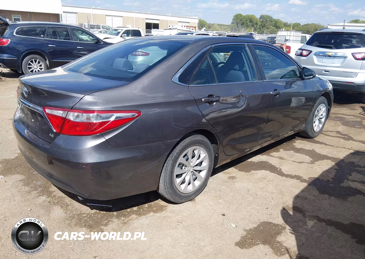 2015 Toyota Camry Le VIN:4T4BF1FK5FR446928 - 4
