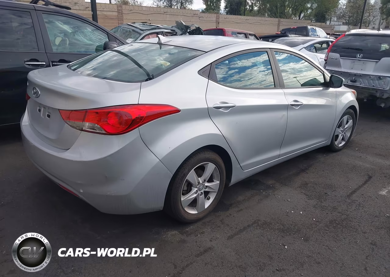 2013 Hyundai Elantra Gls VIN:5NPDH4AE0DH397472 - 4