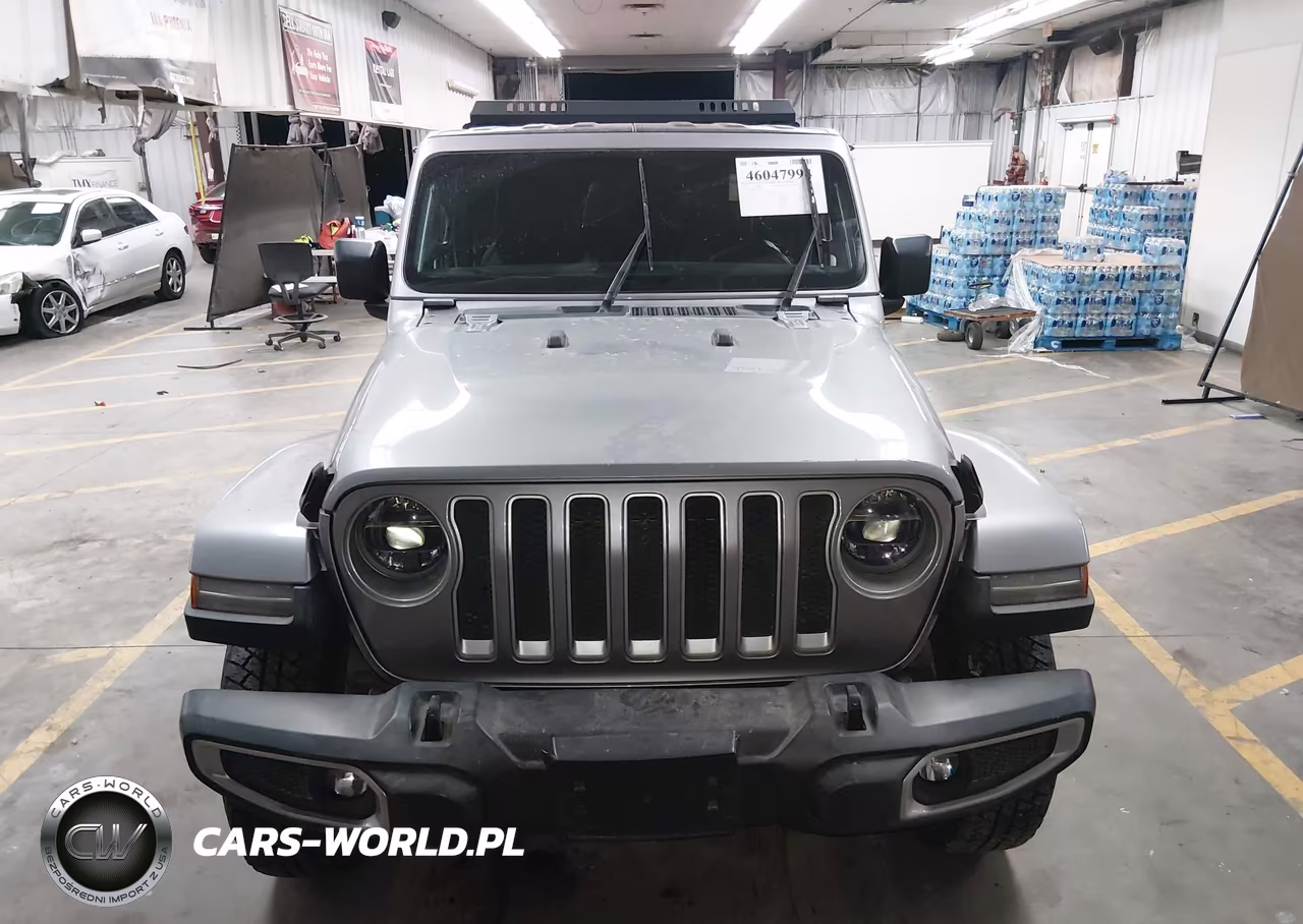 2018 Jeep Wrangler Unlimited Sahara 4X4 VIN:1C4HJXEG8JW120982 - 12
