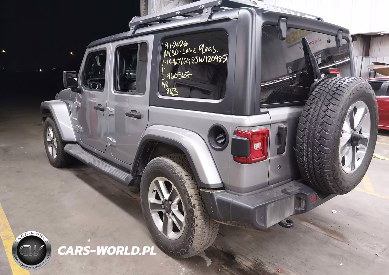 2018 Jeep Wrangler Unlimited Sahara 4X4 VIN:1C4HJXEG8JW120982 - 3