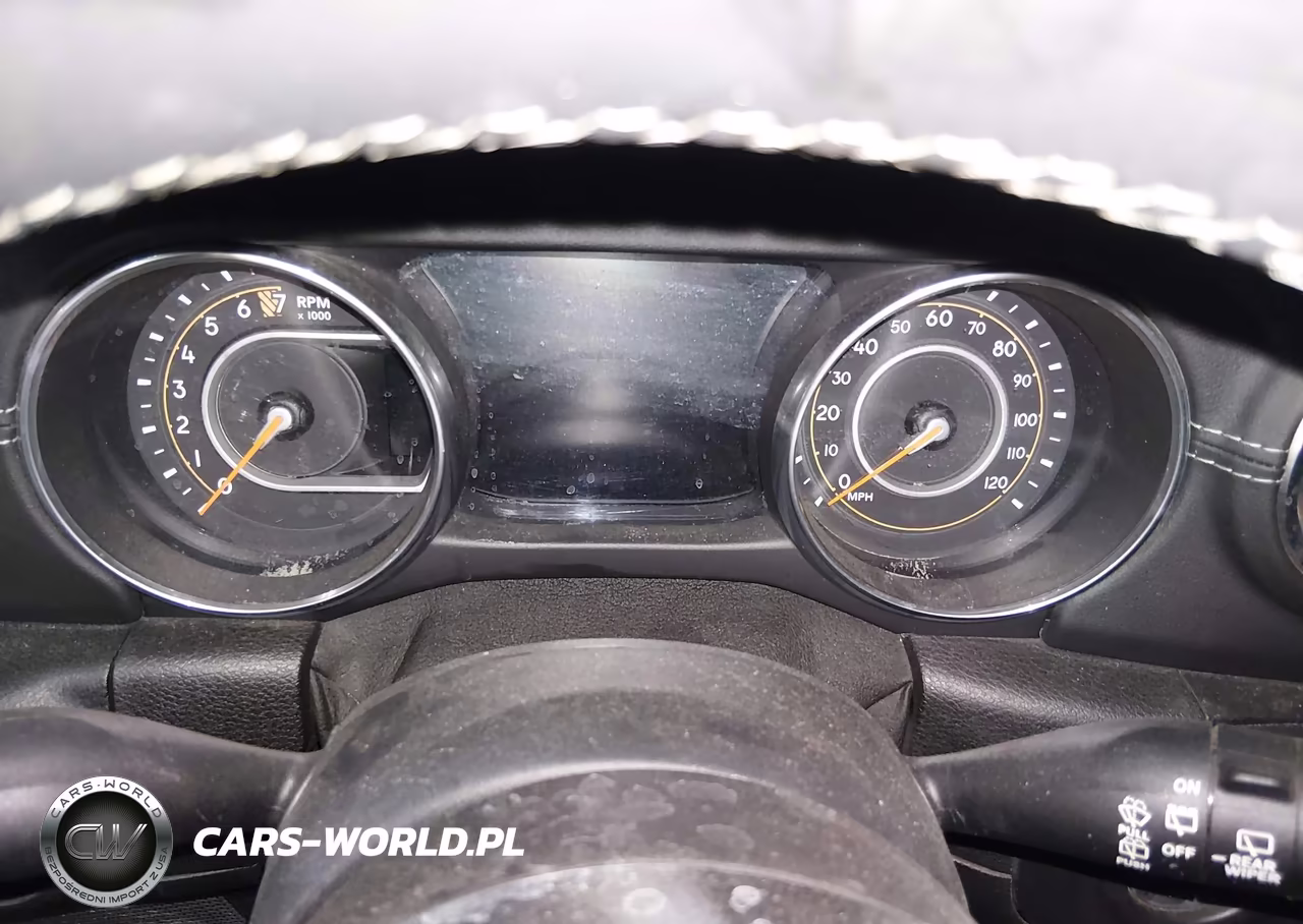 2018 Jeep Wrangler Unlimited Sahara 4X4 VIN:1C4HJXEG8JW120982 - 7