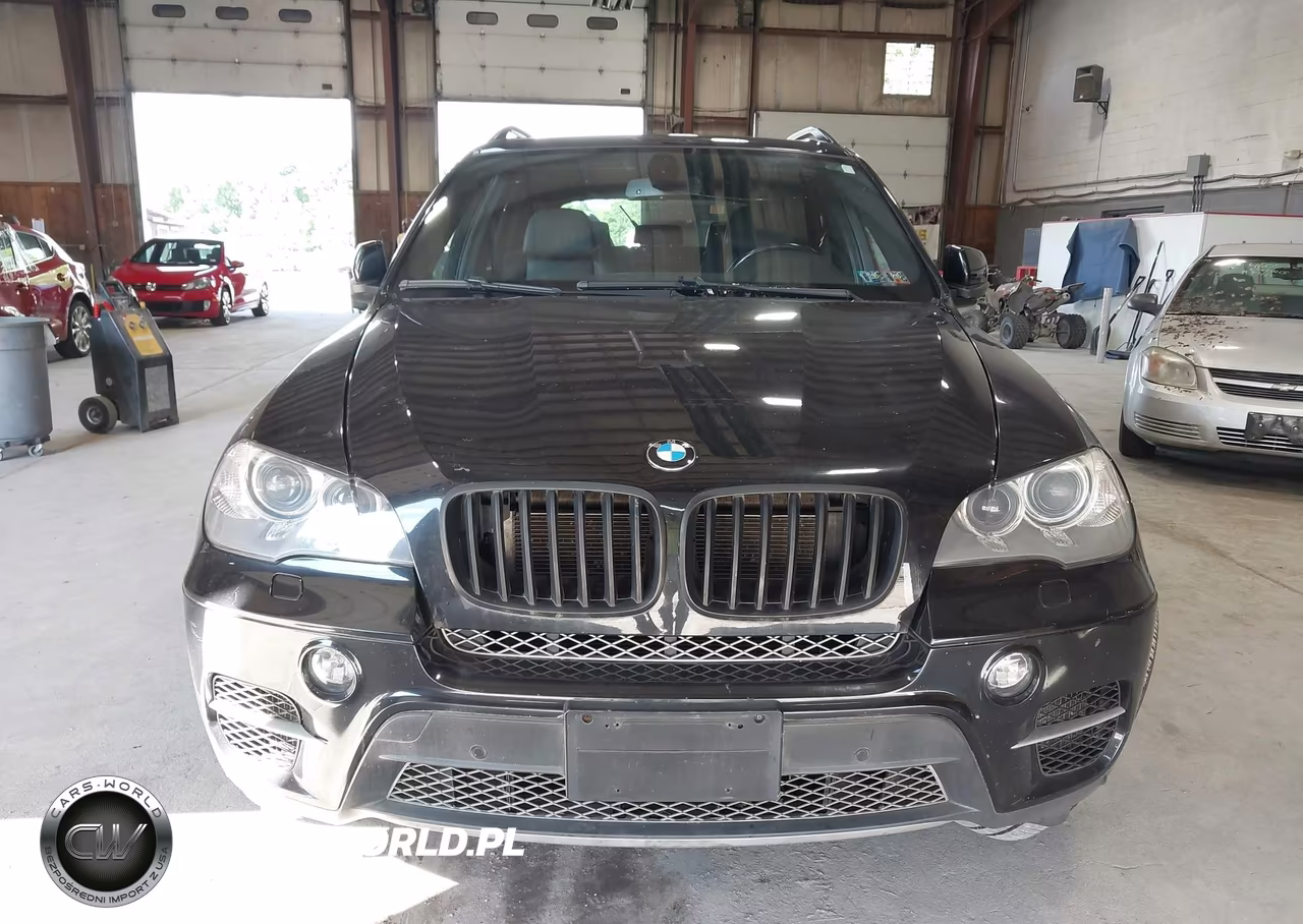 2013 BMW X5 xDrive50I VIN:5UXZV8C50DL898861 - 13