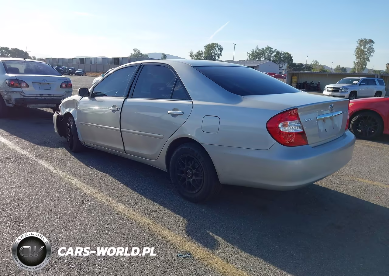 2004 Toyota Camry Le VIN:4T1BE32K24U379880 - 3