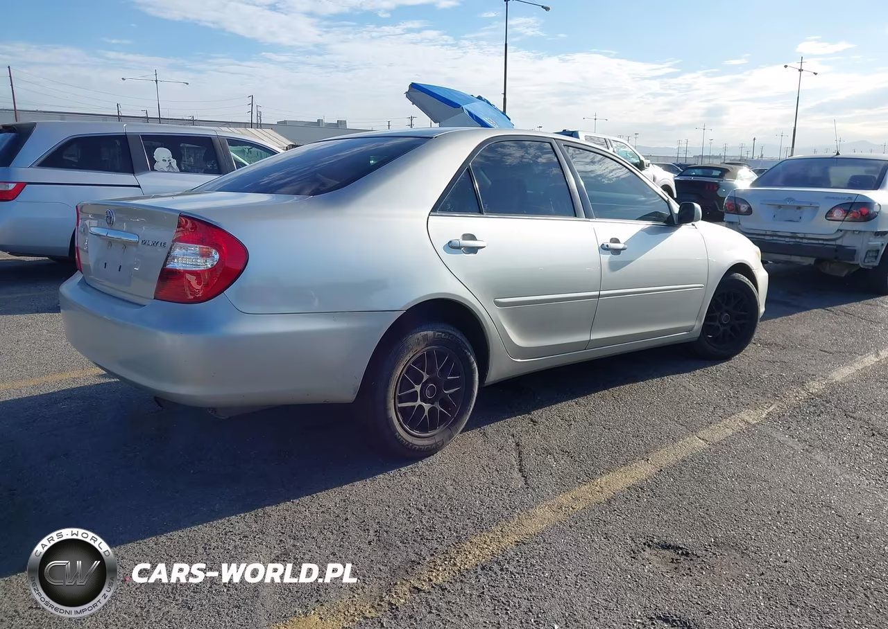 2004 Toyota Camry Le VIN:4T1BE32K24U379880 - 4
