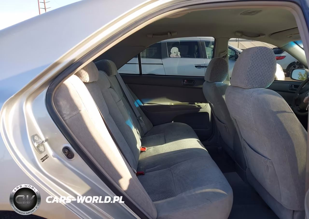 2004 Toyota Camry Le VIN:4T1BE32K24U379880 - 8