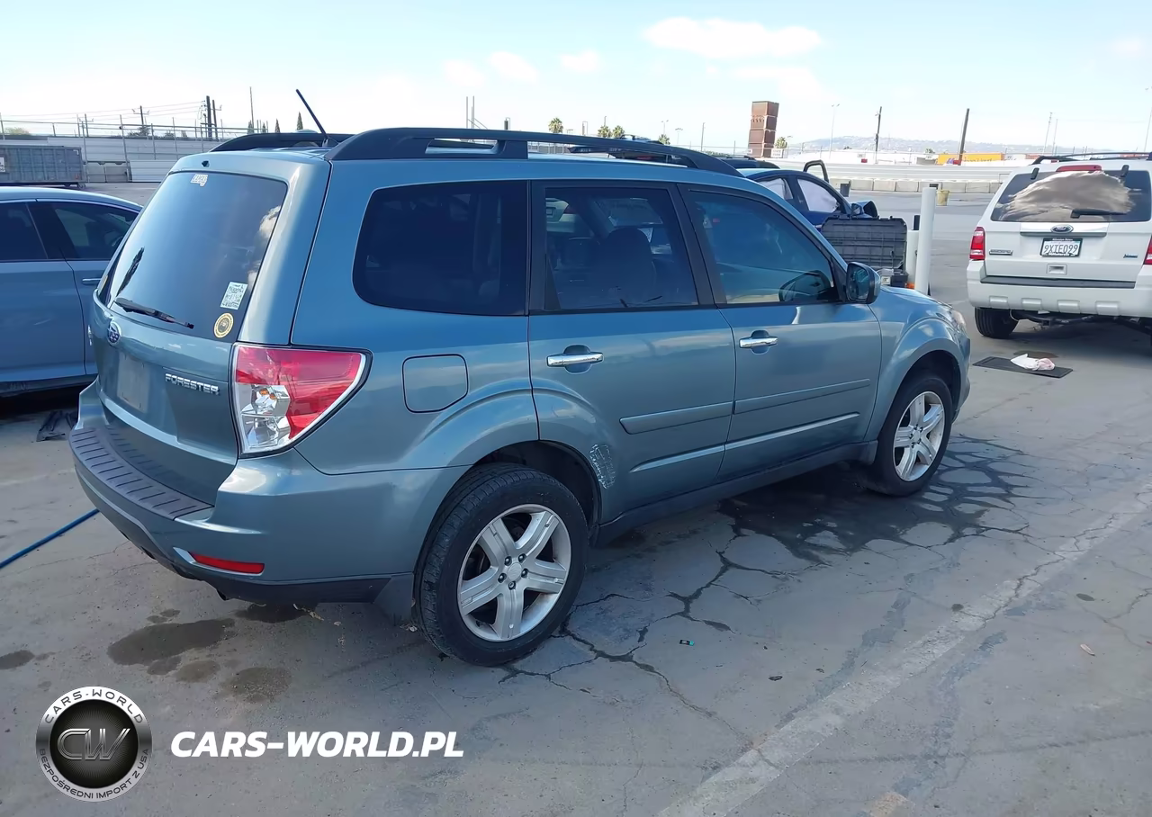2010 Subaru Forester 2.5X Premium VIN:JF2SH6CC9AH781096 - 4