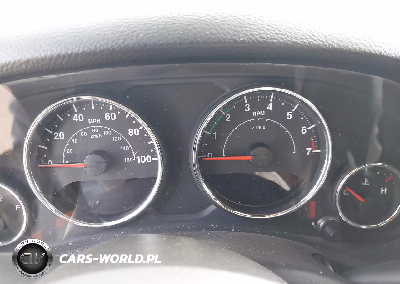 2018 Jeep Wrangler Jk Unlimited Sahara 4X4 VIN:1C4BJWEG3JL838294 - 15
