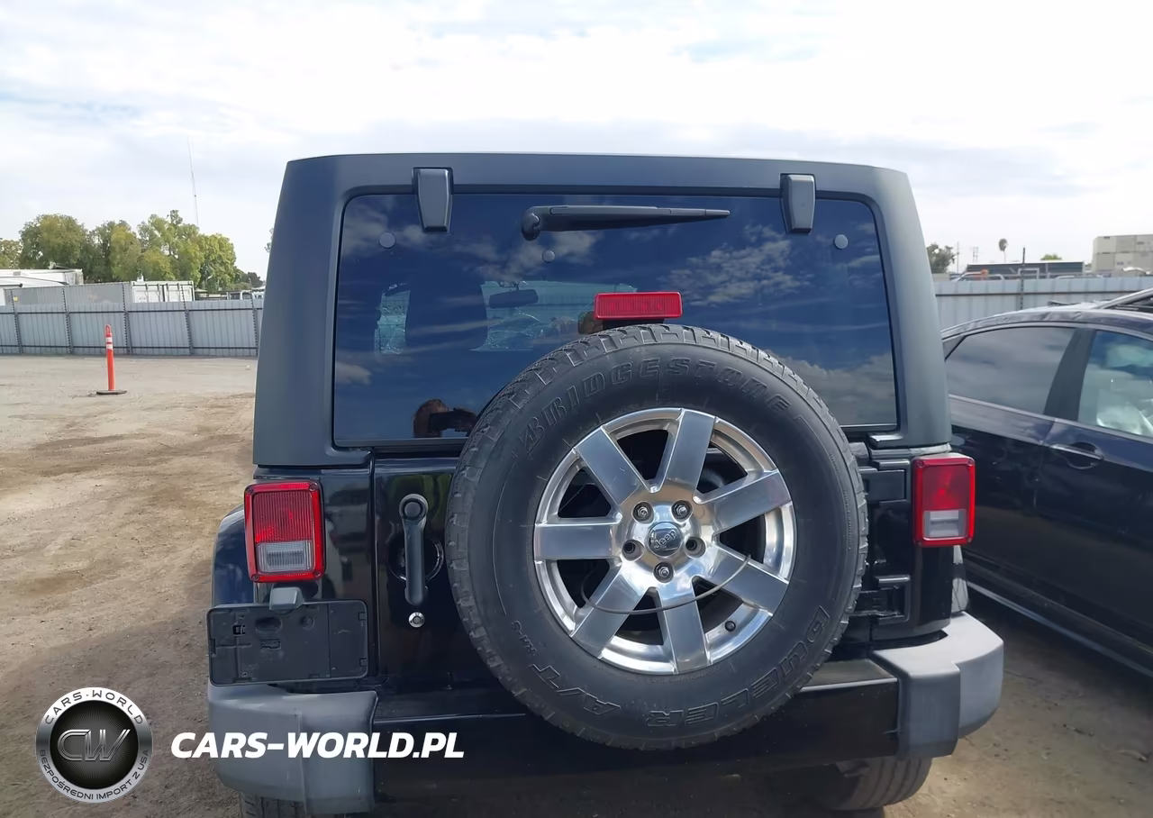 2018 Jeep Wrangler Jk Unlimited Sahara 4X4 VIN:1C4BJWEG3JL838294 - 16