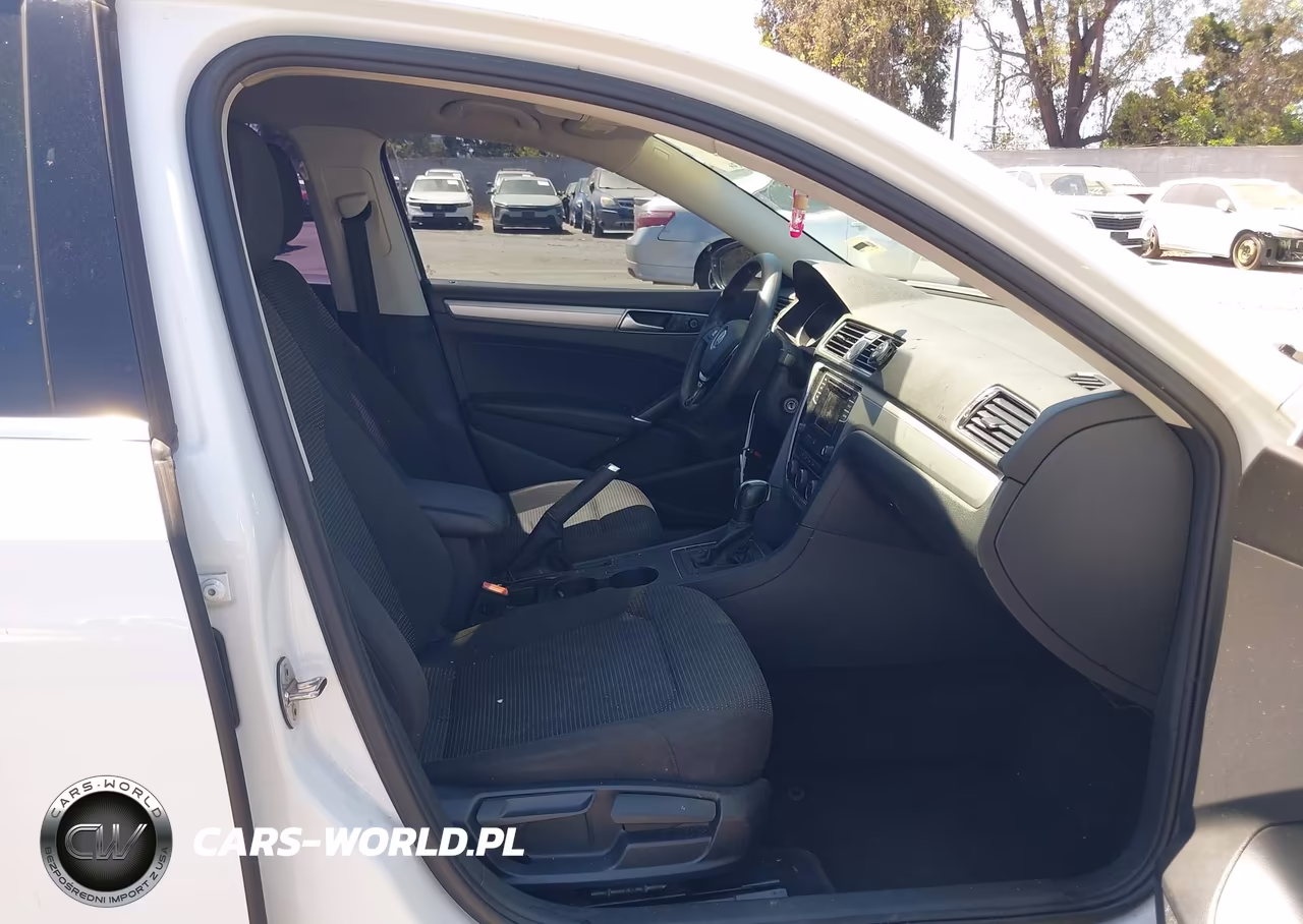 2016 Volkswagen Passat 1.8T S VIN:1VWAS7A35GC027331 - 5