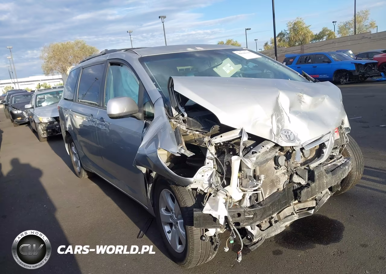 2016 Toyota Sienna Le 8 Passenger VIN:5TDKK3DC0GS745394 - 13
