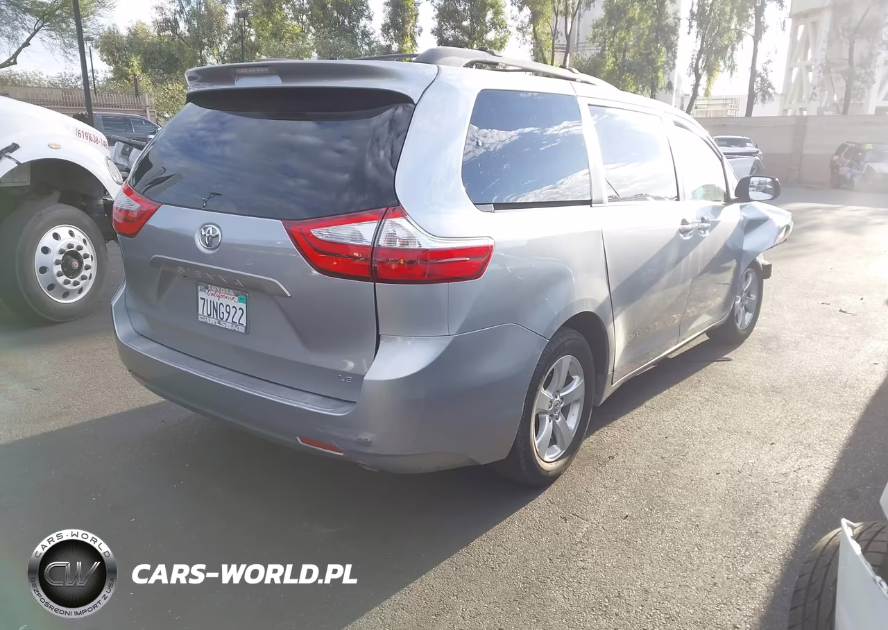 2016 Toyota Sienna Le 8 Passenger VIN:5TDKK3DC0GS745394 - 4