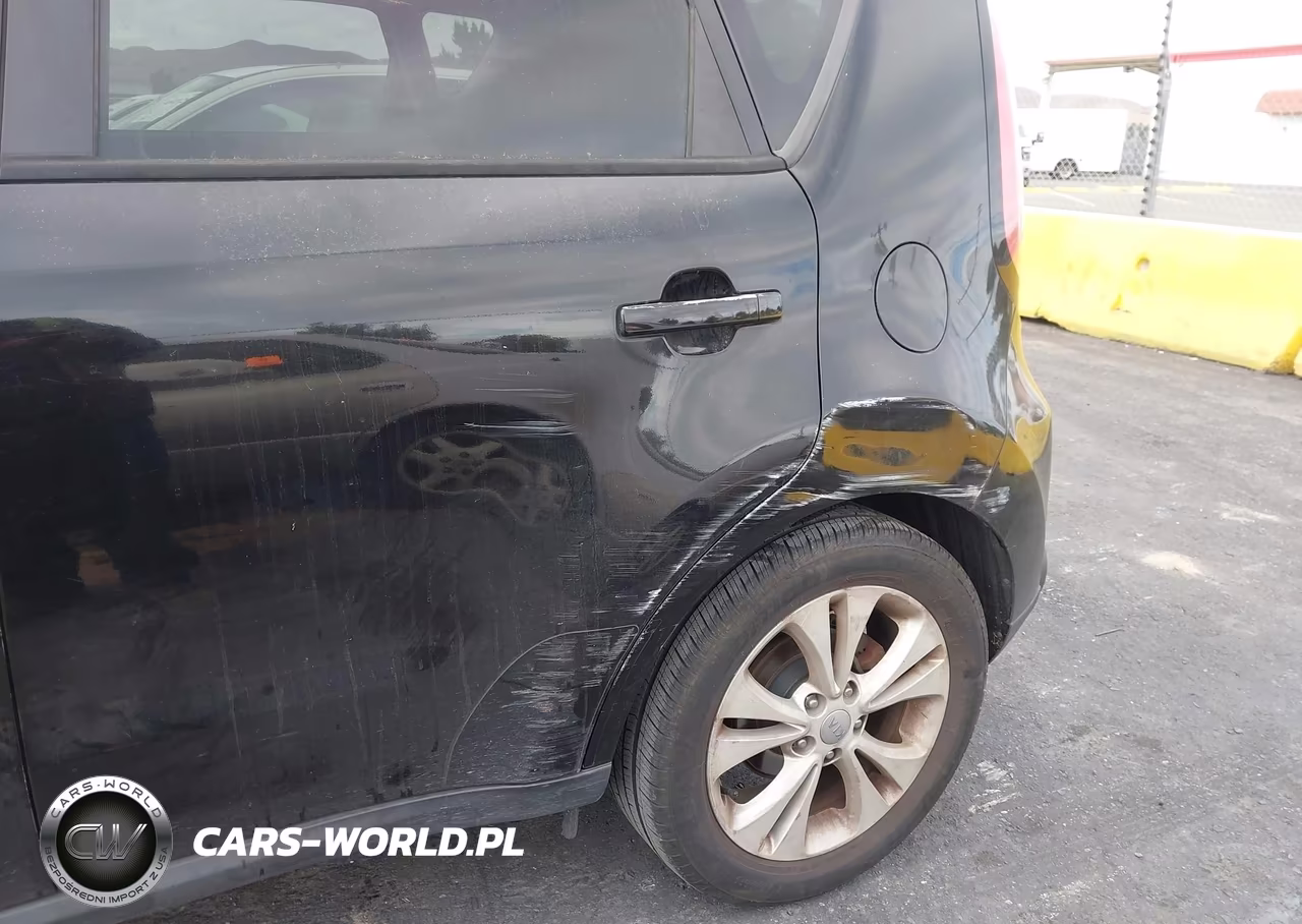 2015 Kia Soul + VIN:KNDJP3A55F7181592 - 6