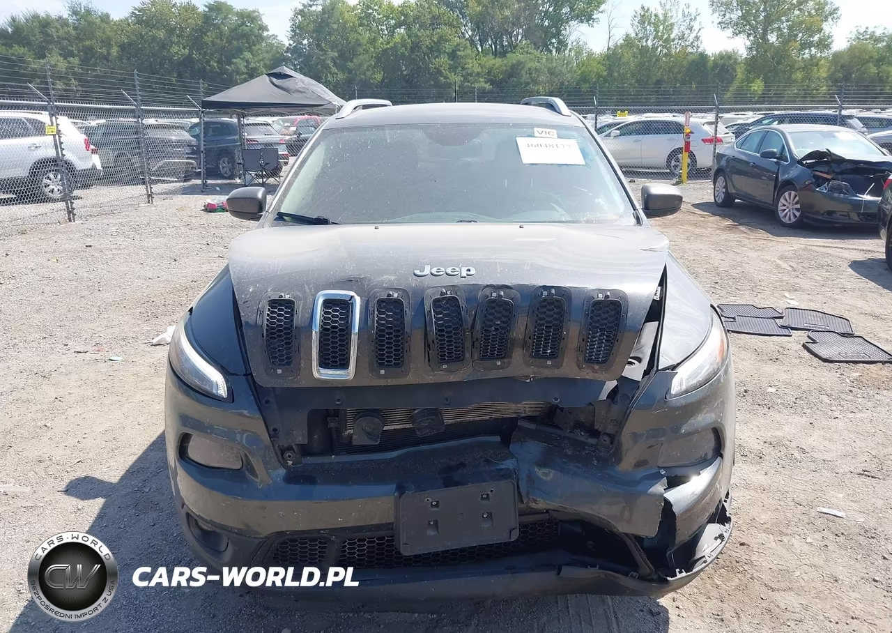 2015 Jeep Cherokee Latitude VIN:1C4PJMCSXFW745022 - 12