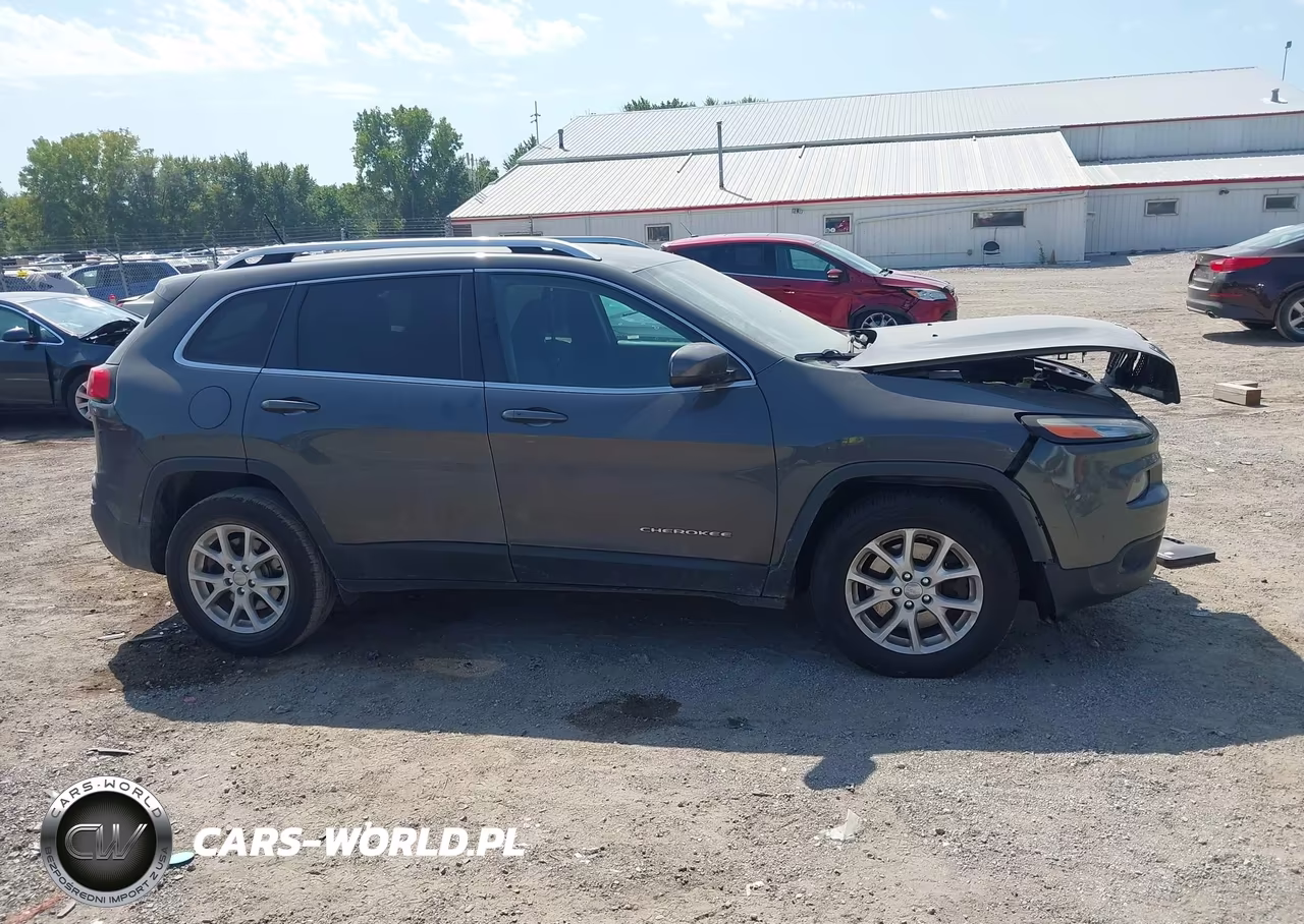 2015 Jeep Cherokee Latitude VIN:1C4PJMCSXFW745022 - 13
