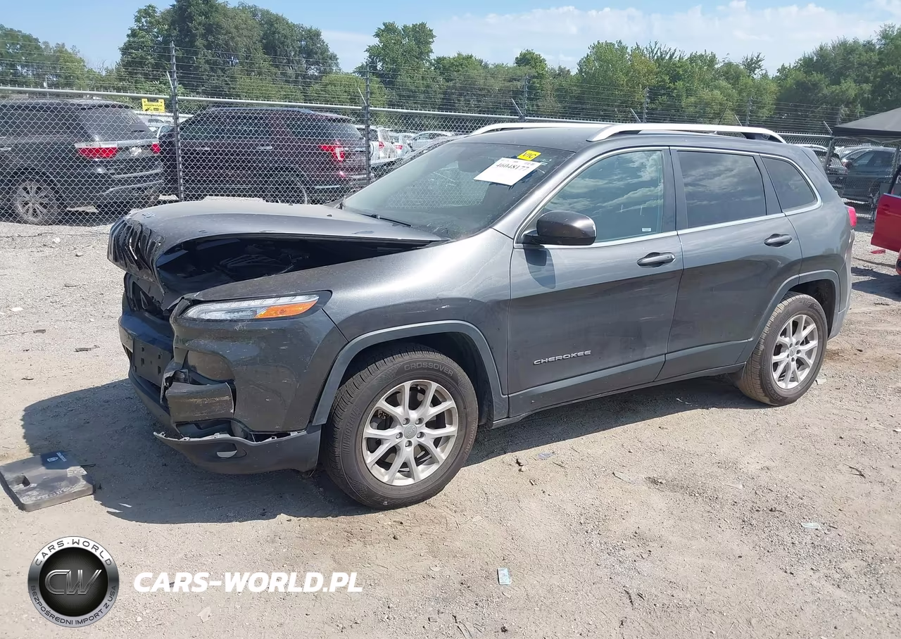 2015 Jeep Cherokee Latitude VIN:1C4PJMCSXFW745022 - 2