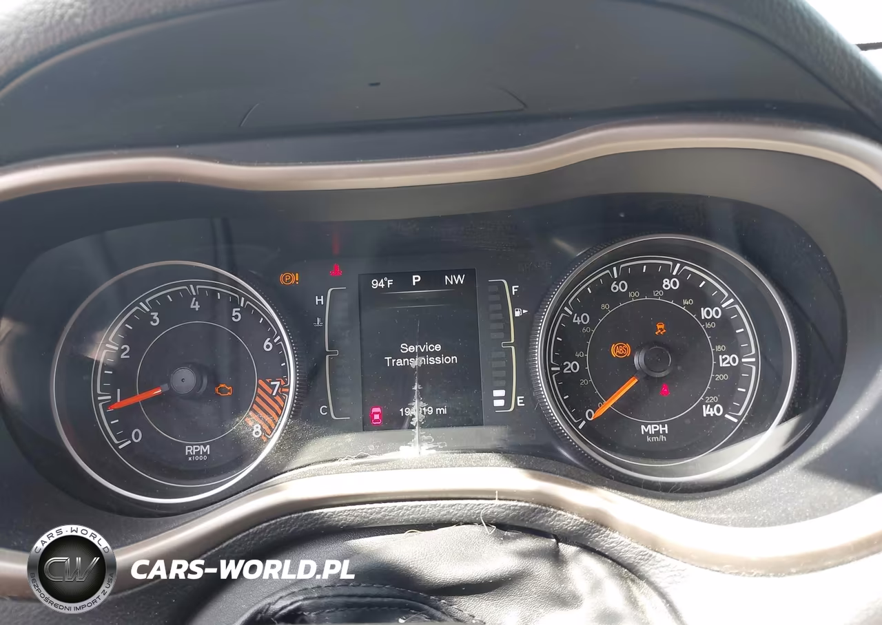 2015 Jeep Cherokee Latitude VIN:1C4PJMCSXFW745022 - 7